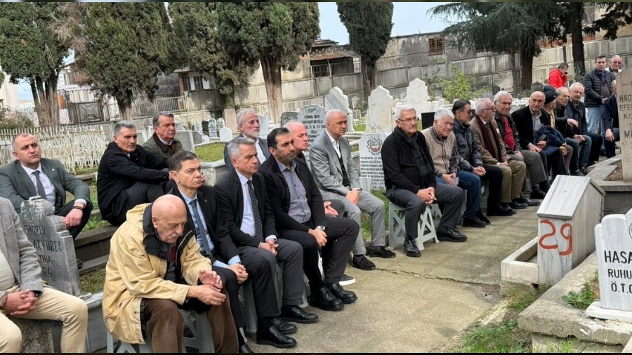 Trabzonspor tarihini yazan efsane kabri başında anıldı...