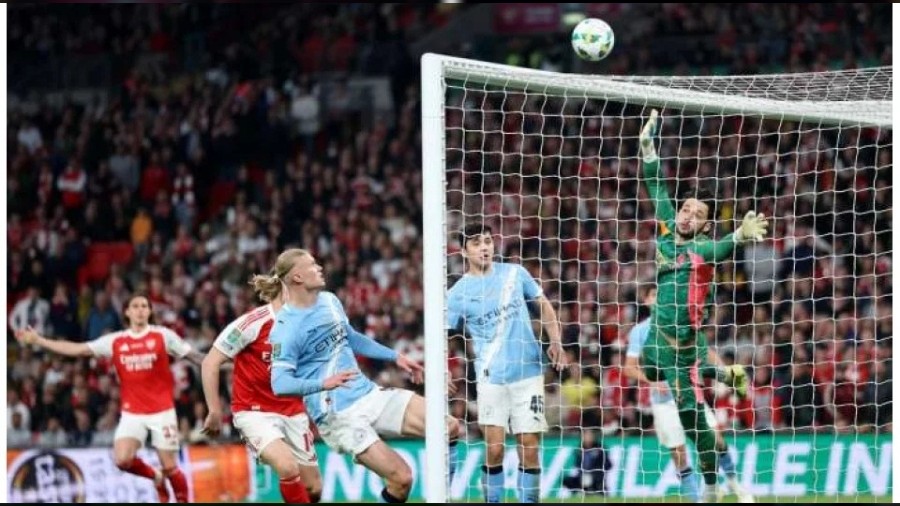 Guardiola tarih yazd�, kupa Manchester City�nin