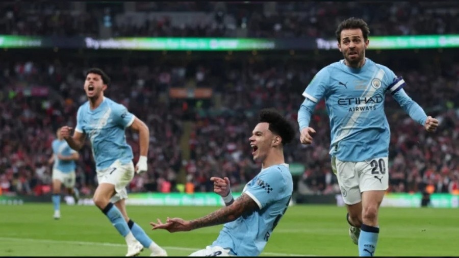 Guardiola tarih yazd�, kupa Manchester City�nin