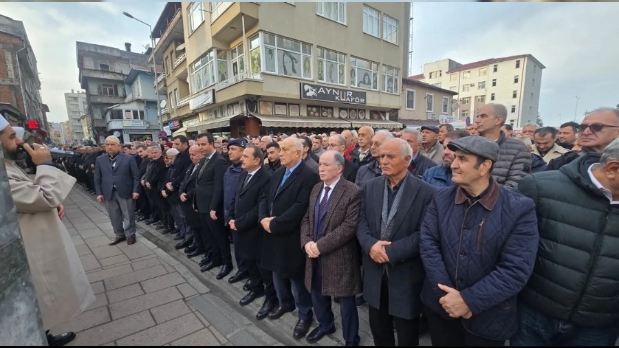 Ba�kan Erdem'in babas� son yolculu�una u�urland�!