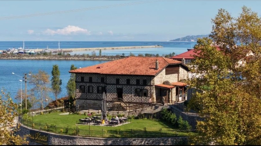 Bir konağın gölgesinde üç asır