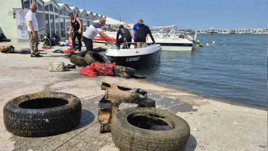 Samsun'da Dalglardan Deniz Dibi Temizlii