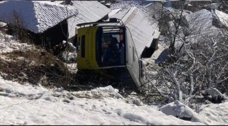 Trabzonda yolcu otobs yamatan aaya yuvarland!