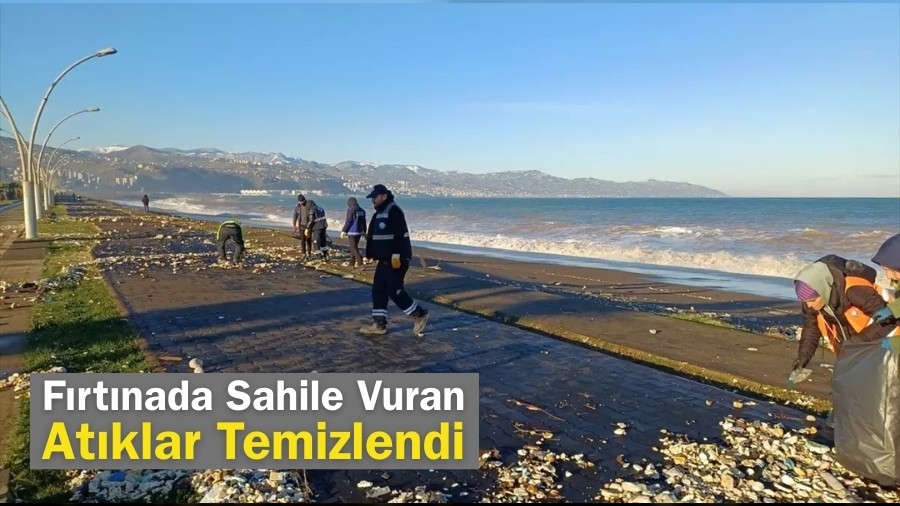 Fırtınada Sahile Vuran Atıklar Temizlendi